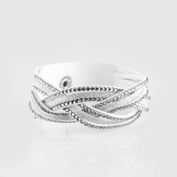 Paparazzi Jewelry Accessories - Girls Do It Better - White Bracelet - Vintage - Picture 2 of 4